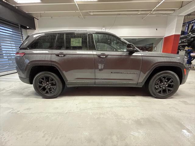 2025 Jeep Grand Cherokee Altitude 4x4