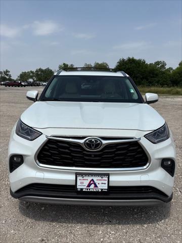 2022 Toyota Highlander Platinum
