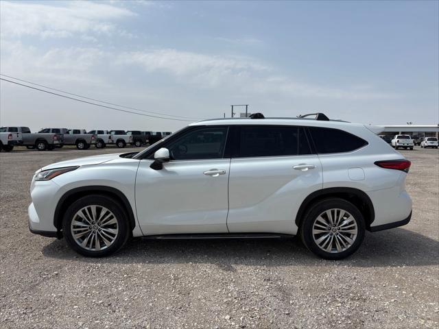 2022 Toyota Highlander Platinum