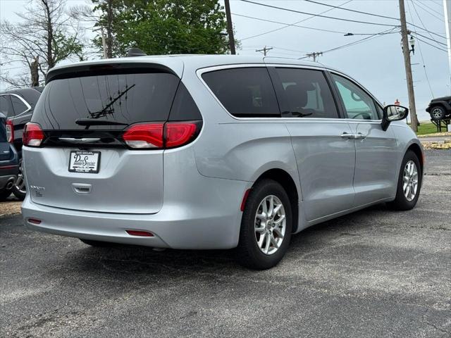 2023 Chrysler Voyager LX