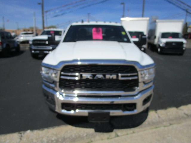 2023 RAM 3500 Chassis Tradesman/SLT/Laramie/Limited