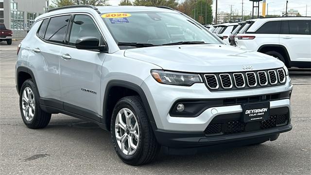 2025 Jeep Compass COMPASS LATITUDE 4X4