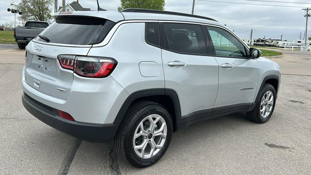 2025 Jeep Compass COMPASS LATITUDE 4X4