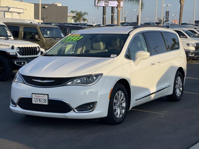 2017 Chrysler Pacifica Touring-L