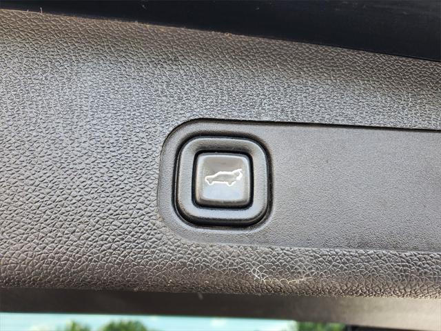 Used 2013 GMC Yukon XL 1500 For Sale in Waterford Twp, MI
