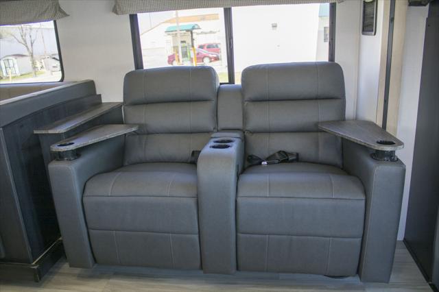 2025 Ford E-450 Cutaway Unknown