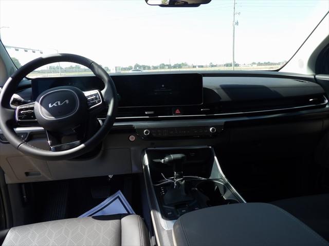 2025 Kia Carnival LXS