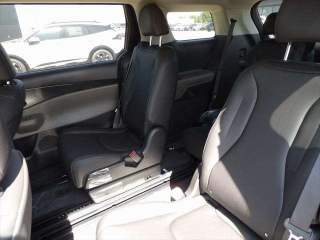 2025 Kia Carnival LXS