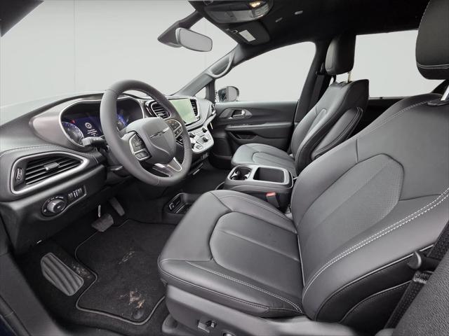 2025 Chrysler Pacifica PACIFICA SELECT
