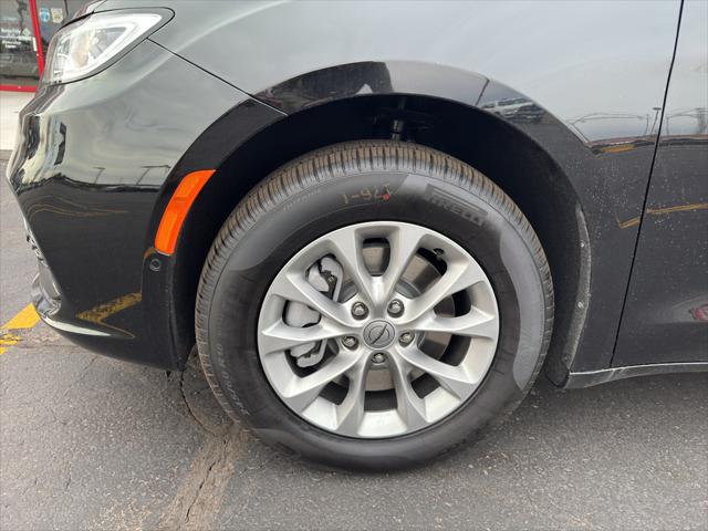 2025 Chrysler Pacifica PACIFICA SELECT AWD