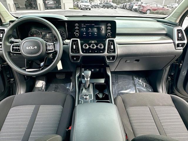2022 Kia Sorento LX