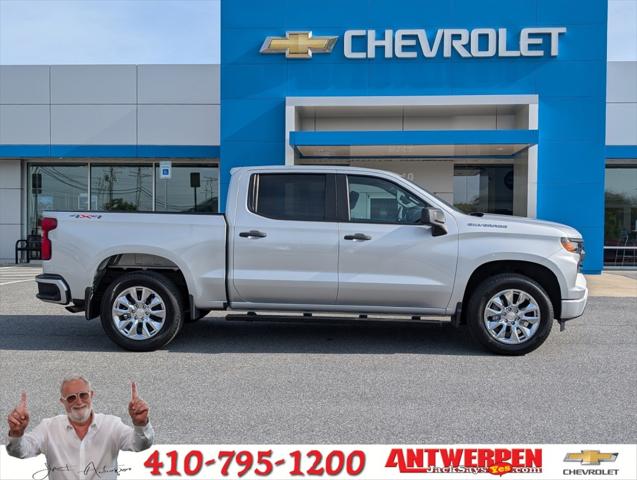 2022 Chevrolet Silverado 1500 4WD Crew Cab Short Bed Custom