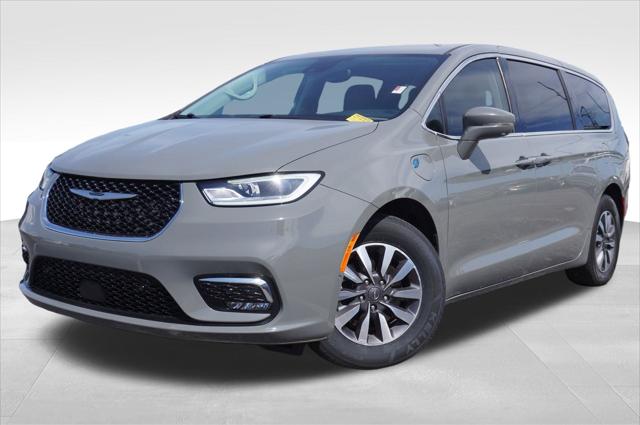 2022 Chrysler Pacifica Hybrid Touring L