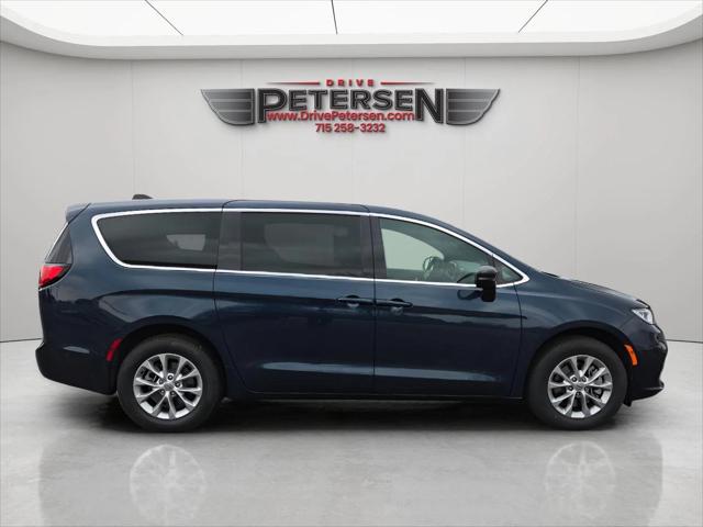 2025 Chrysler Pacifica PACIFICA SELECT AWD