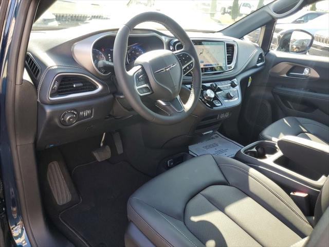 2025 Chrysler Pacifica PACIFICA SELECT