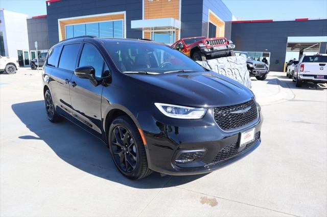 2025 Chrysler Pacifica PACIFICA LIMITED AWD