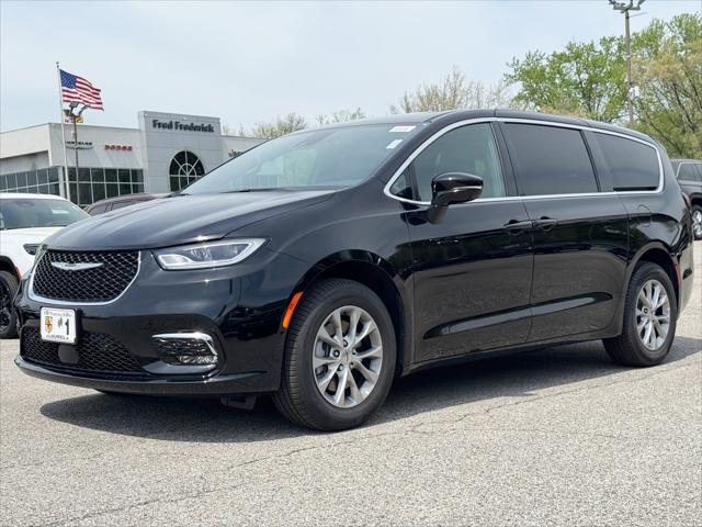 2025 Chrysler Pacifica PACIFICA SELECT AWD