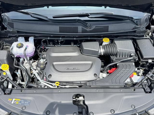 2025 Chrysler Pacifica Select