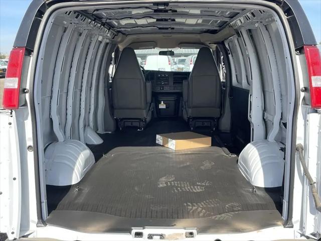 2025 GMC Savana Cargo RWD 2500 Regular Wheelbase Work Van