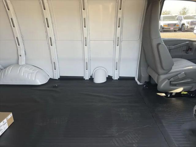 2025 GMC Savana Cargo RWD 2500 Regular Wheelbase Work Van