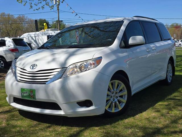 2015 Toyota Sienna LE 7 Passenger for sale in Wrightstown, NJ