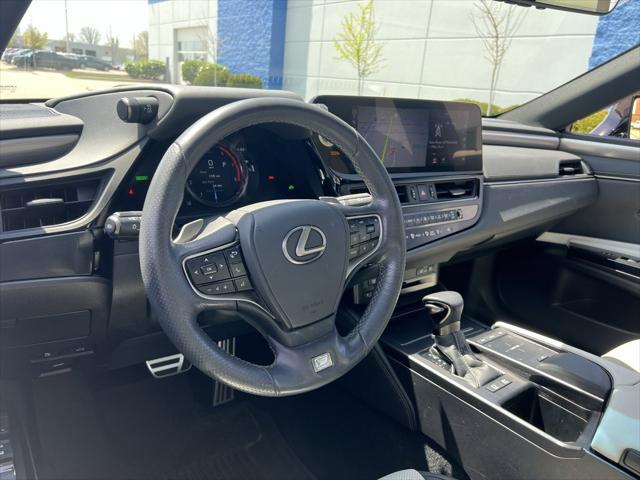 2022 Lexus ES 300h F SPORT
