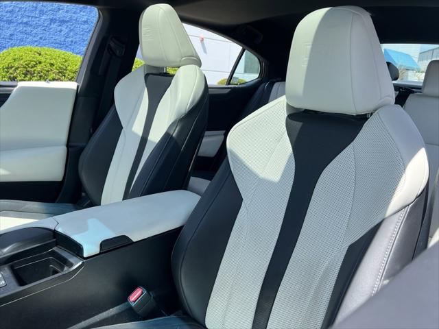 2022 Lexus ES 300h F SPORT