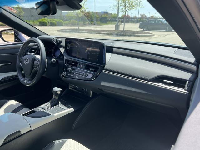 2022 Lexus ES 300h F SPORT