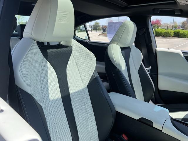 2022 Lexus ES 300h F SPORT