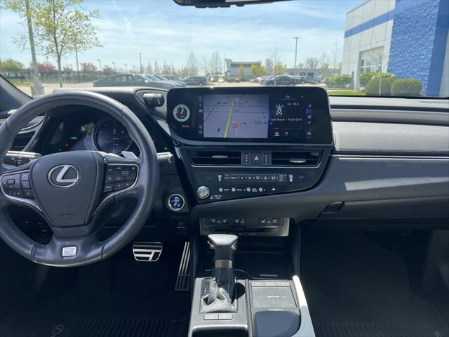 2022 Lexus ES 300h F SPORT
