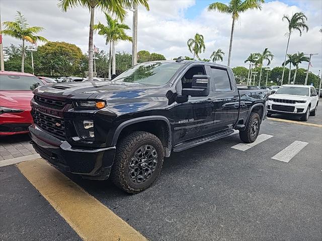 2022 Chevrolet Silverado 2500HD 4WD Crew Cab Standard Bed Custom