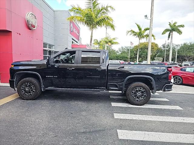 2022 Chevrolet Silverado 2500HD 4WD Crew Cab Standard Bed Custom