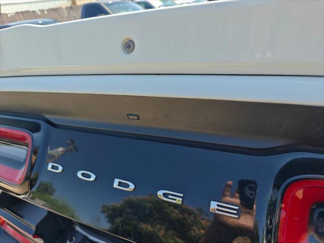 2016 Dodge Challenger SXT Plus
