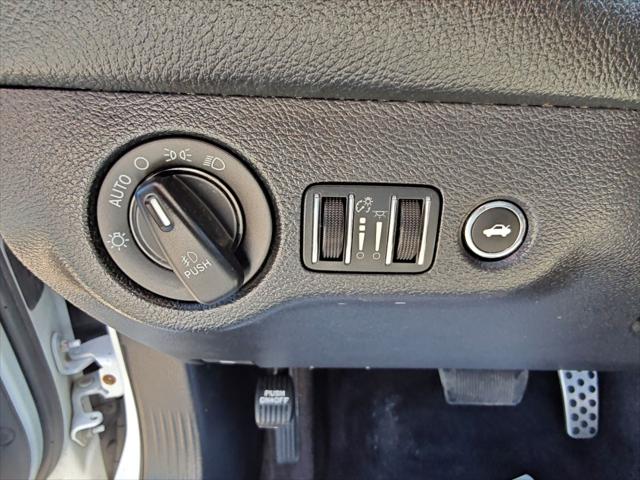 2016 Dodge Challenger SXT Plus