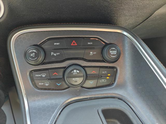 2016 Dodge Challenger SXT Plus