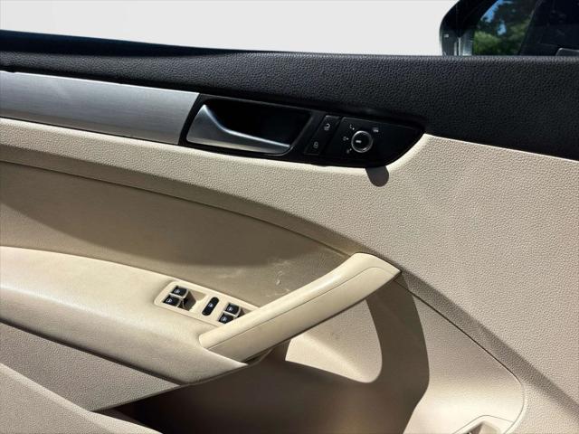 2012 Volkswagen Passat 2.5L SE
