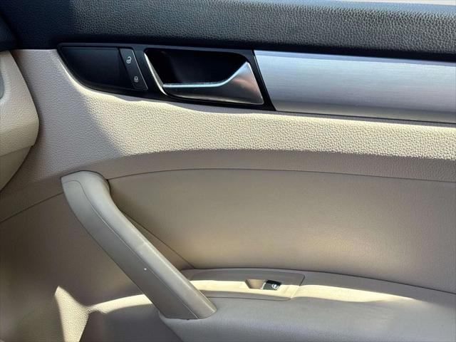 2012 Volkswagen Passat 2.5L SE