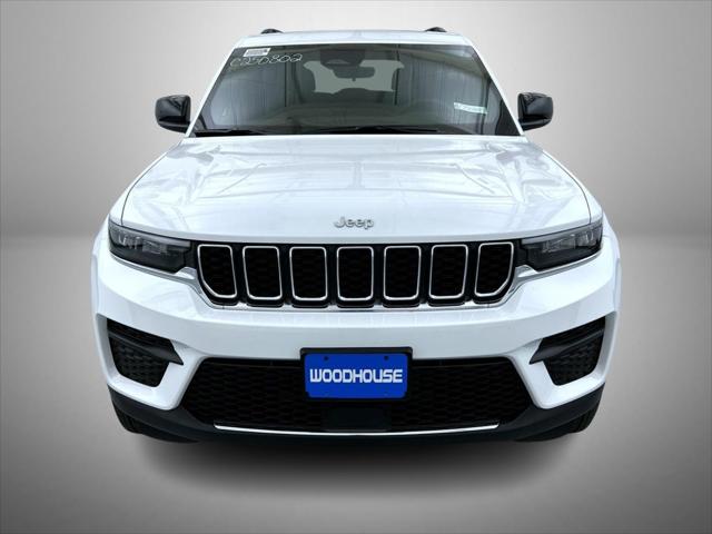 2025 Jeep Grand Cherokee GRAND CHEROKEE LAREDO X 4X4