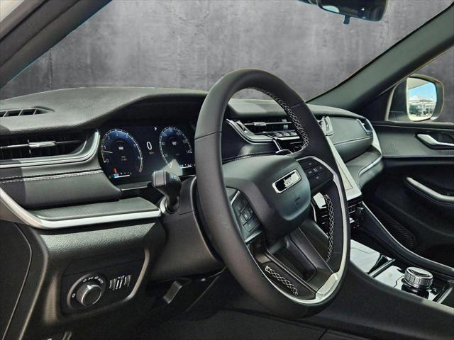 2025 Jeep Grand Cherokee GRAND CHEROKEE LAREDO X 4X2