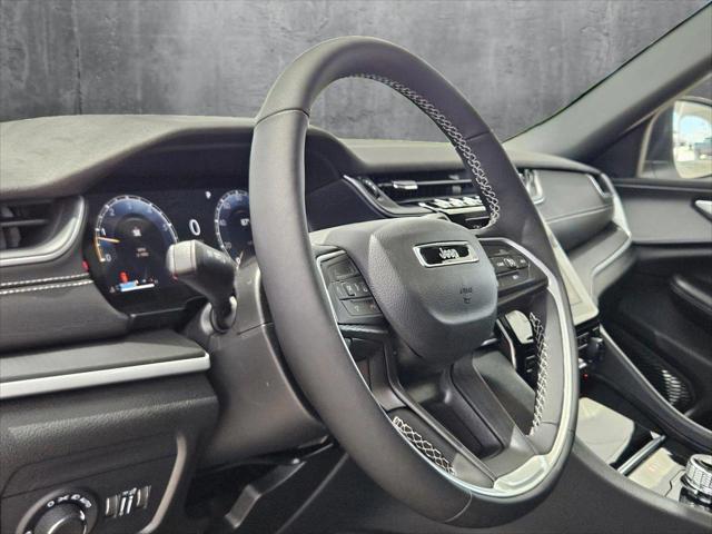 2025 Jeep Grand Cherokee GRAND CHEROKEE LAREDO X 4X2