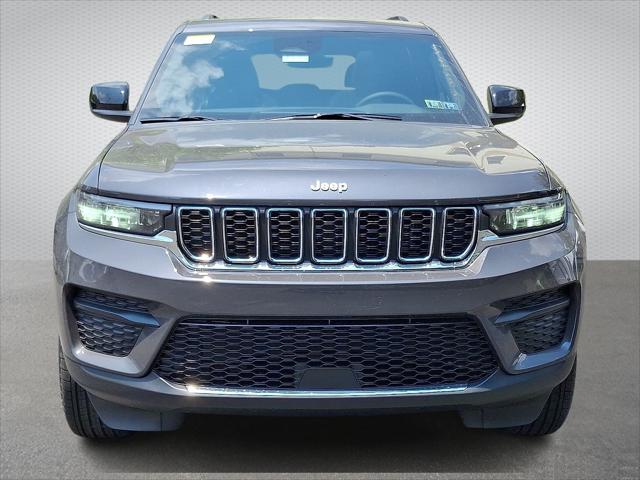 2025 Jeep Grand Cherokee GRAND CHEROKEE LAREDO X 4X4