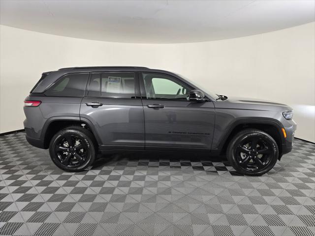 2025 Jeep Grand Cherokee GRAND CHEROKEE ALTITUDE 4X4