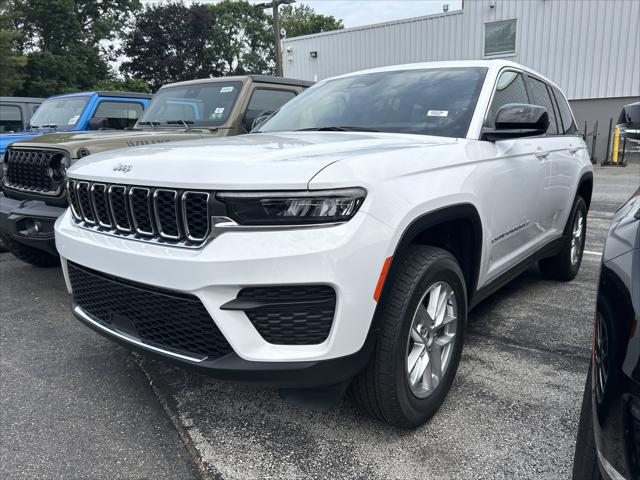 2025 Jeep Grand Cherokee GRAND CHEROKEE LAREDO X 4X4