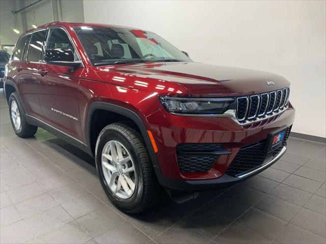 2025 Jeep Grand Cherokee GRAND CHEROKEE LAREDO X 4X4