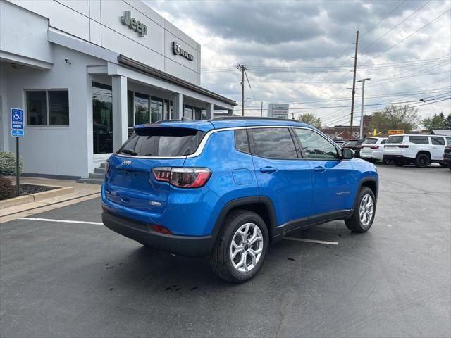 2025 Jeep Compass COMPASS LATITUDE 4X4