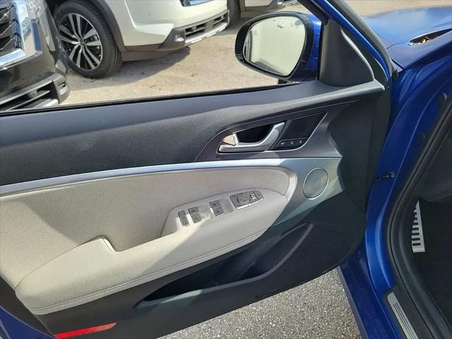 2025 Genesis G70 2.5T RWD