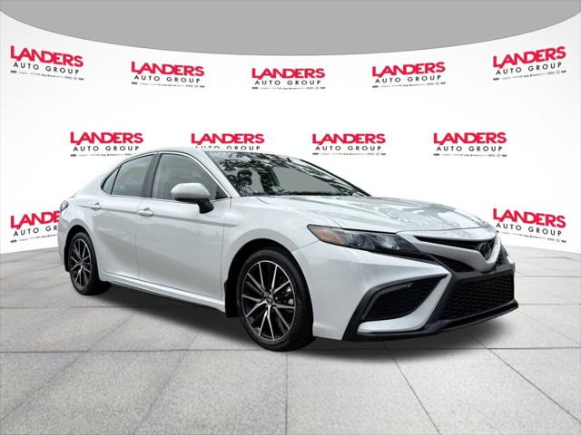 2023 Toyota Camry SE Nightshade Edition