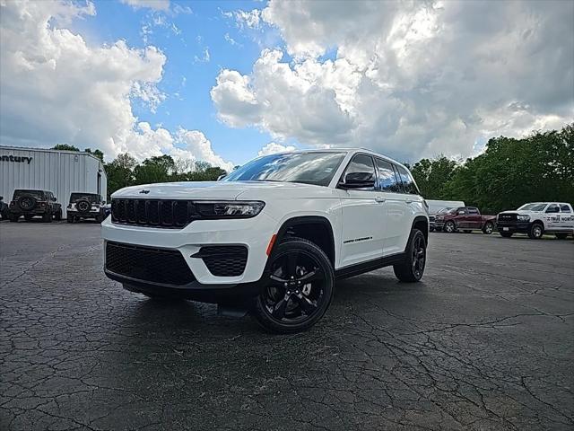 2022 Jeep Grand Cherokee Altitude 4x4 2022 Jeep Grand Cherokee Altitude 4x4