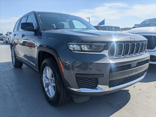 2023 Jeep Grand Cherokee L Laredo 4x2
