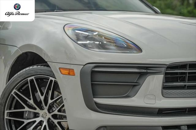 2022 Porsche Macan Base